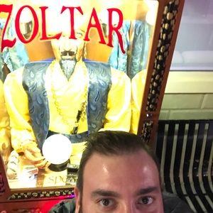 Meet your Posher, Harilaos