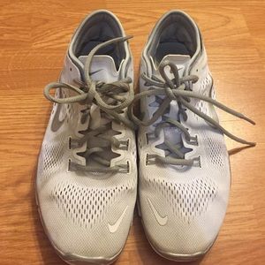 Nike 5.0 tennis shoes