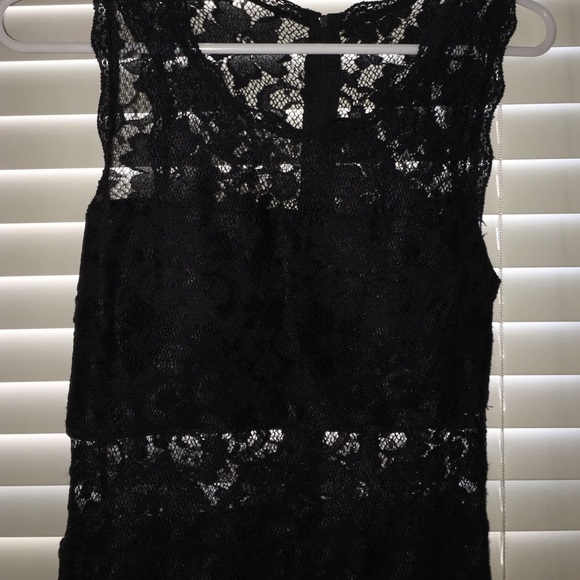 Sequin Hearts lace homecoming dress - Picture 2 of 3
