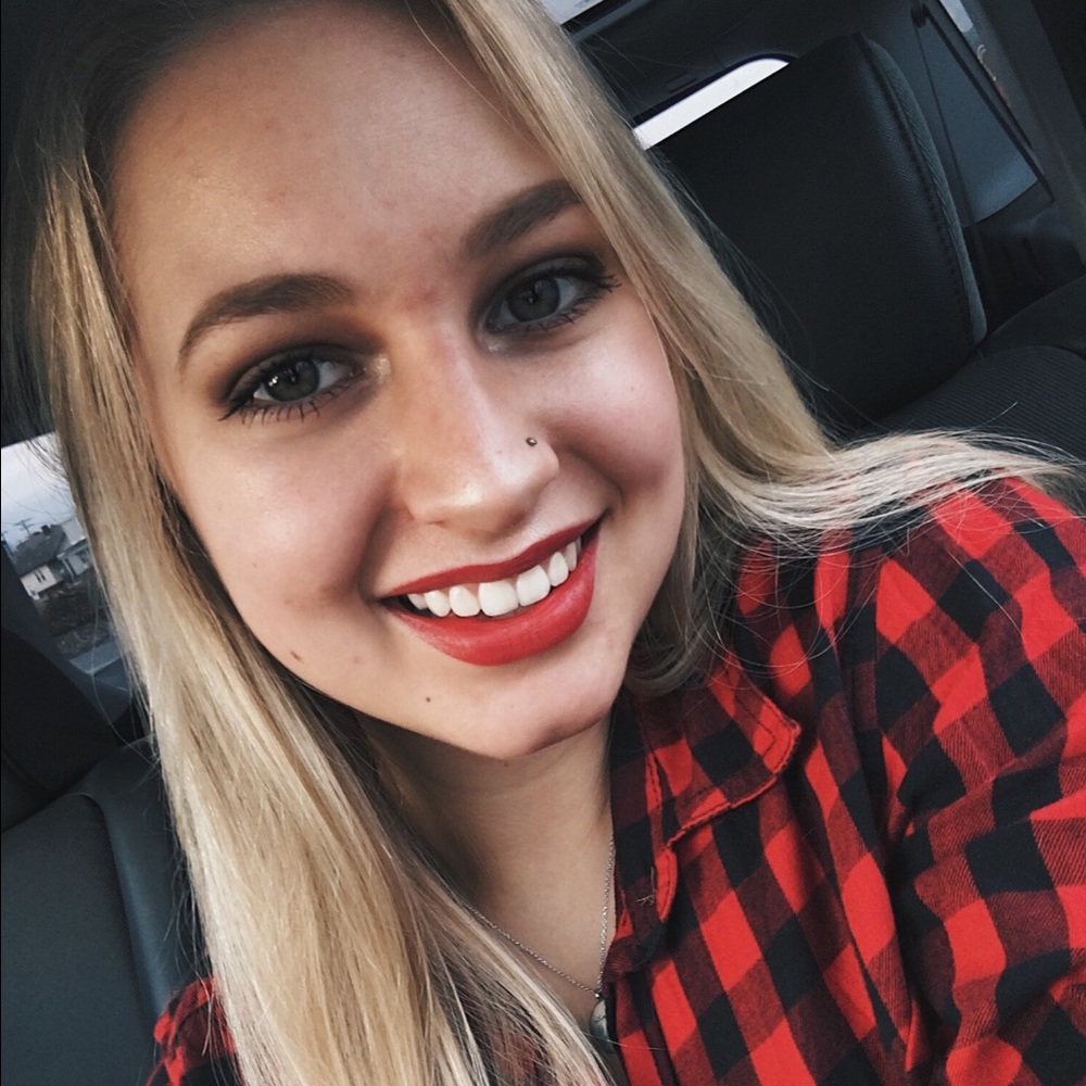 Meet your Posher, Olivia