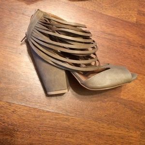 Fringe sandal.🌞✨🎪