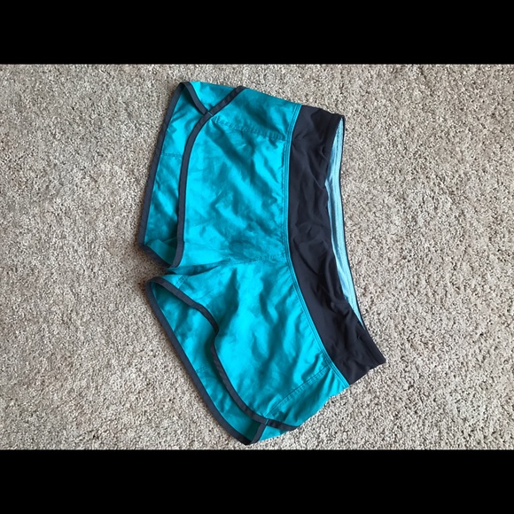 Lululemon short, size 4!