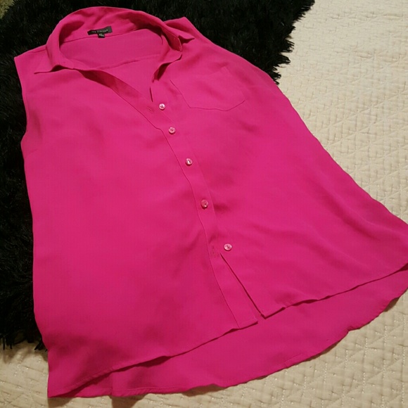 Sleeveless LIMITED Blouse
