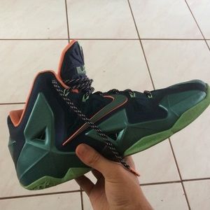 Lebron 11's "Akron Vs Miami"