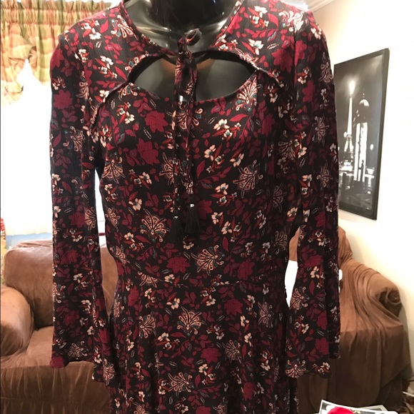 BNWOT American Eagle Floral Design Dress with Tie - Picture 3 of 4