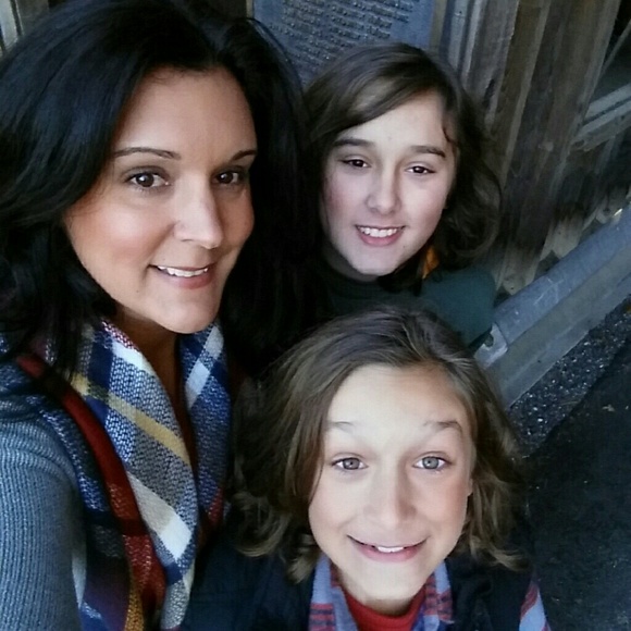 Meet your Posher, Angela - Picture 2 of 2