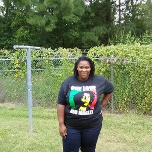 Meet your Posher, Ebony