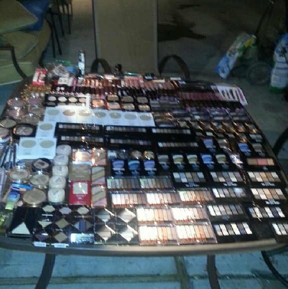 All brand new makeup - Picture 1 of 4