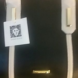 Anne Klein-Show Off bag (Black & Off White)