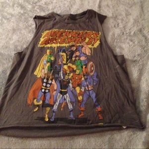 Avengers shirt ✨ small