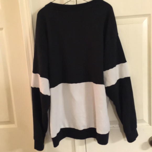 SOLD Vs pink crew SOLD SOLD - Picture 2 of 3