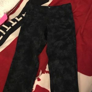 Old navy active capris never worn
