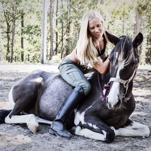 Meet your Posher, Casey