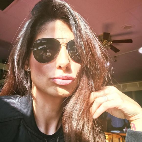 Meet your Posher, Vanessa - Picture 1 of 1