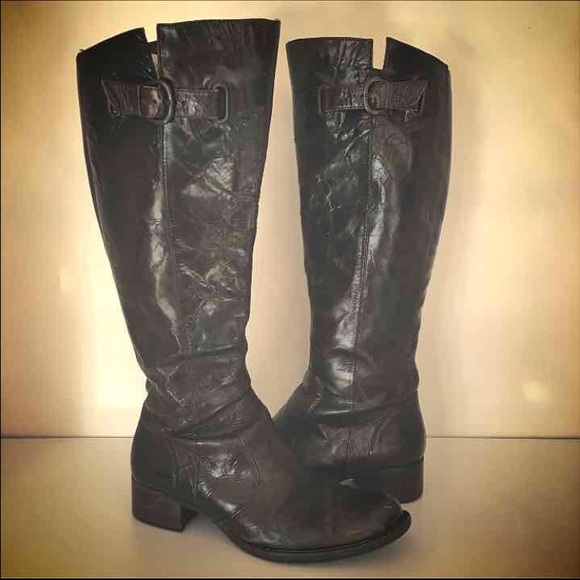Born crown boots