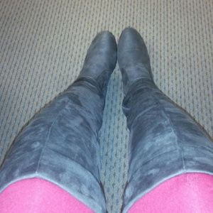 Knee High Suede Grey Boots