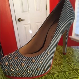 Navy And White "Gianni Bini" platform heel