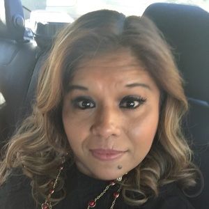 Meet your Posher, Isaura