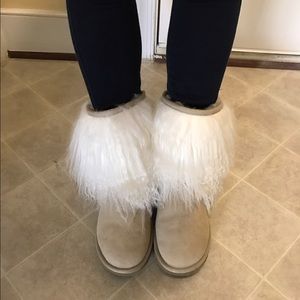 Used UGG sheepskin furry cuff boots in size 5