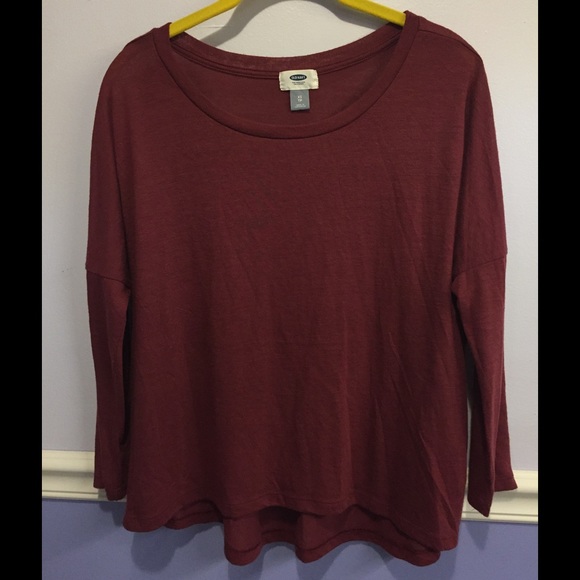 NWOT maroon Old Navy top. Super cute and comfy! 😊