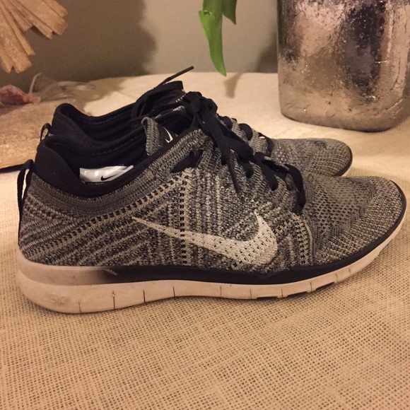 Nike tennis shoes