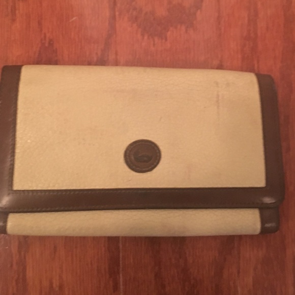 Vintage Dooney and Burke clutch.