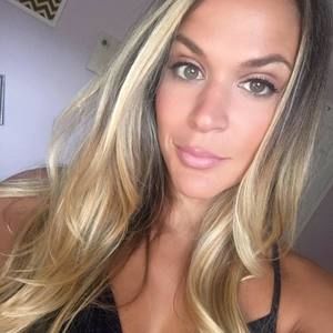 Meet your Posher, Alyson