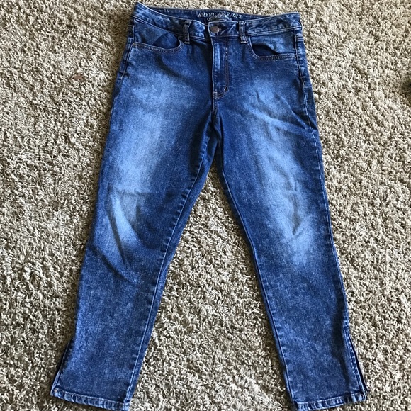 American Eagle High Rise Acid Wash Crop Jeans