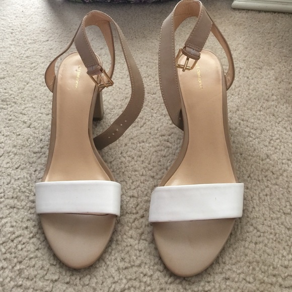 Worn once, does not fit me