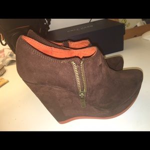 Berska brown wedge shoes