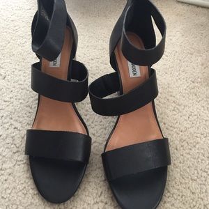 Worn for 2 hour car ride and never worn again.