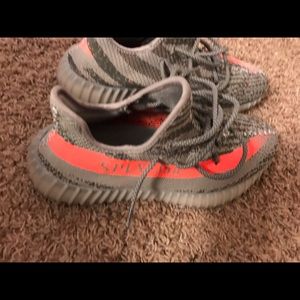 Yeezy 350 v2