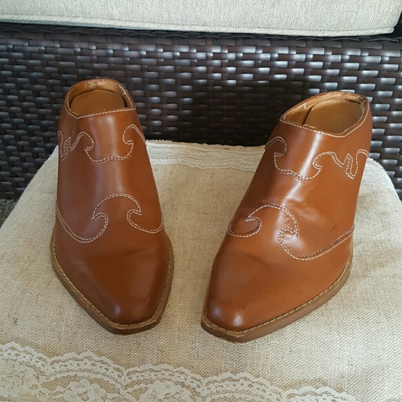 Cowboy clog