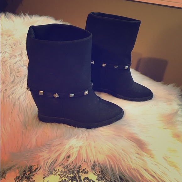 Jennifer Lopez stud wedge pointy toe 5.5 booties
