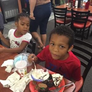 Meet your Posher, Sharida