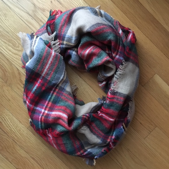 NWT Tartan Blanket Scarf