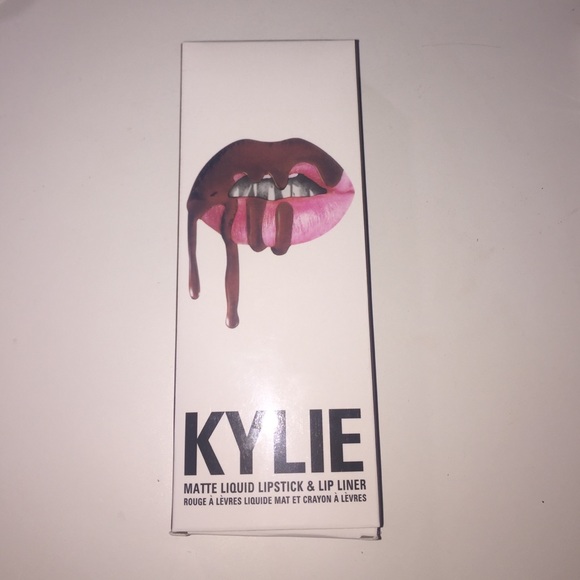 Kylie Lip Kit in Love Bite - Picture 1 of 4