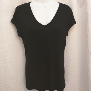 Tahari black cap sleeve tee