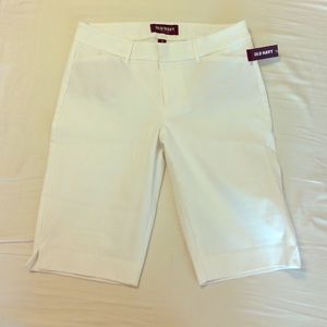 Old Navy White Shorts/Capris NWT Size 6 Tall