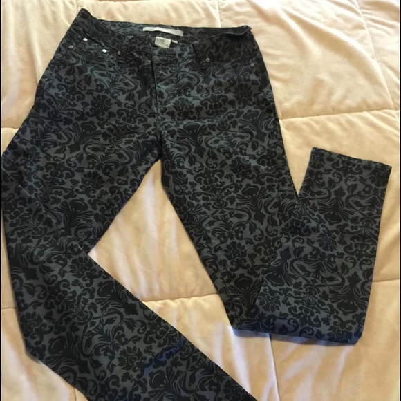 NWOT Tractr Grey/Black Skinny Jeans sz 29