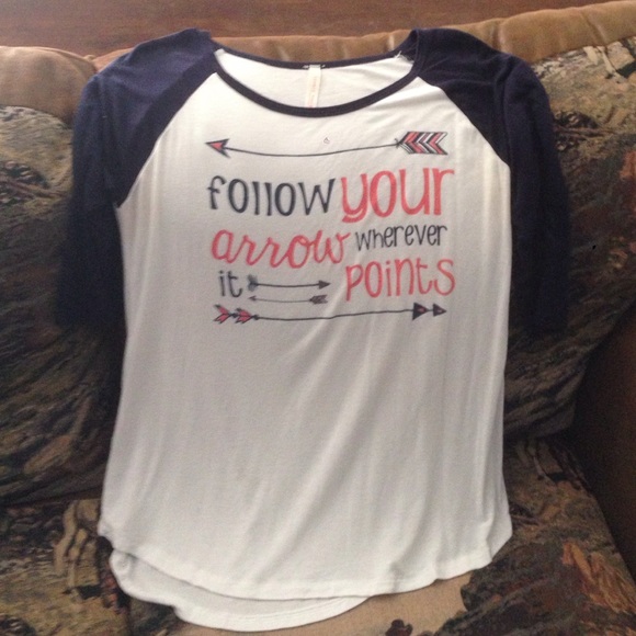 Super cute 3/4 length soft shirt