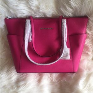 NWT Michael Kors jet set raspberry purse
