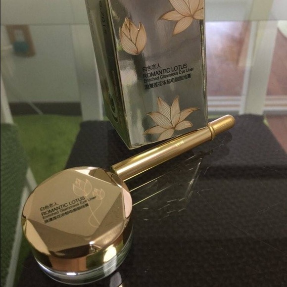 Waterproof Eyeliner Cream ⬇️ PRICE DROP - Picture 2 of 4