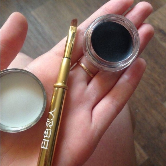 Waterproof Eyeliner Cream ⬇️ PRICE DROP - Picture 3 of 4