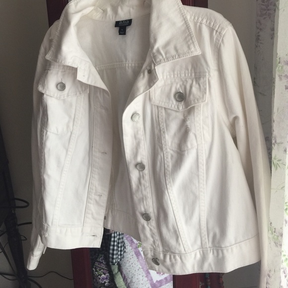White denim jacket with little distressing