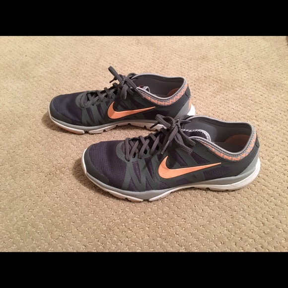 le scarpe nike donne flex supremo tr 3 formazione poshmark le scarpe nike donne flex supremo tr 3 formazione poshmark