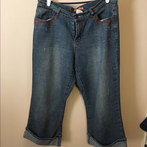 Adorable denim Capri pants