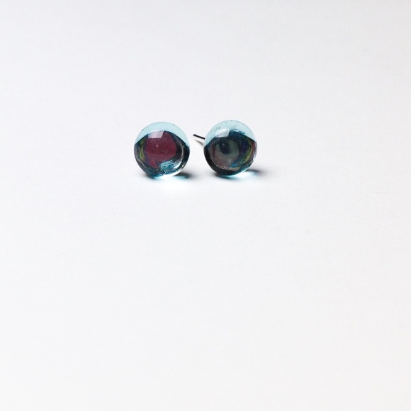 ❌SOLD❌☁️ Sky Blue Glass Earrings - Picture 3 of 4