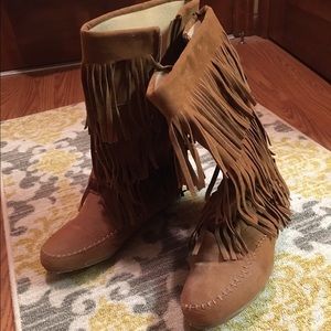 Fringe boots