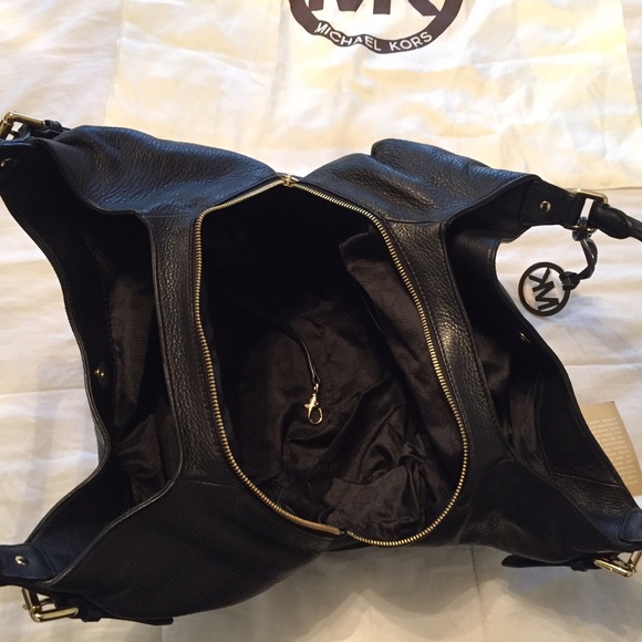 SOLDMichael Kors Large Bedford Leather Satchel - Picture 3 of 4